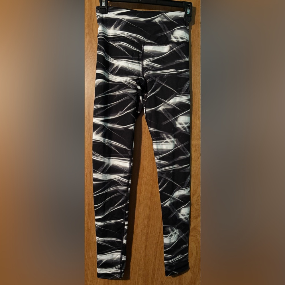 NWOT Victoria’s Secret Sport Knockout Tight